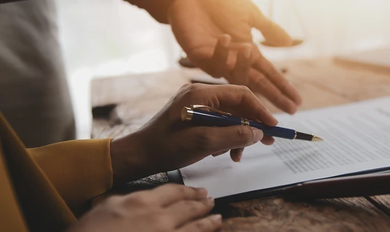 Assinatura de contrato e enquadramento regulatório